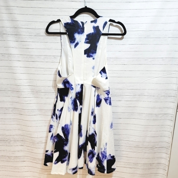 LULUS SEEING CHIC FLORAL SKATER DRESS, sz SMALL - Picture 10 of 15